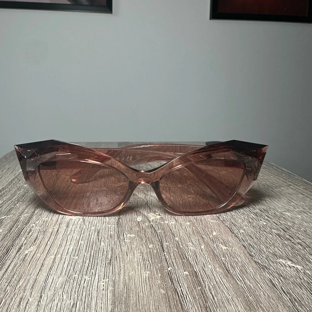 Burgundy Dolce & Gabbana sunglasses - Picture 2 of 9